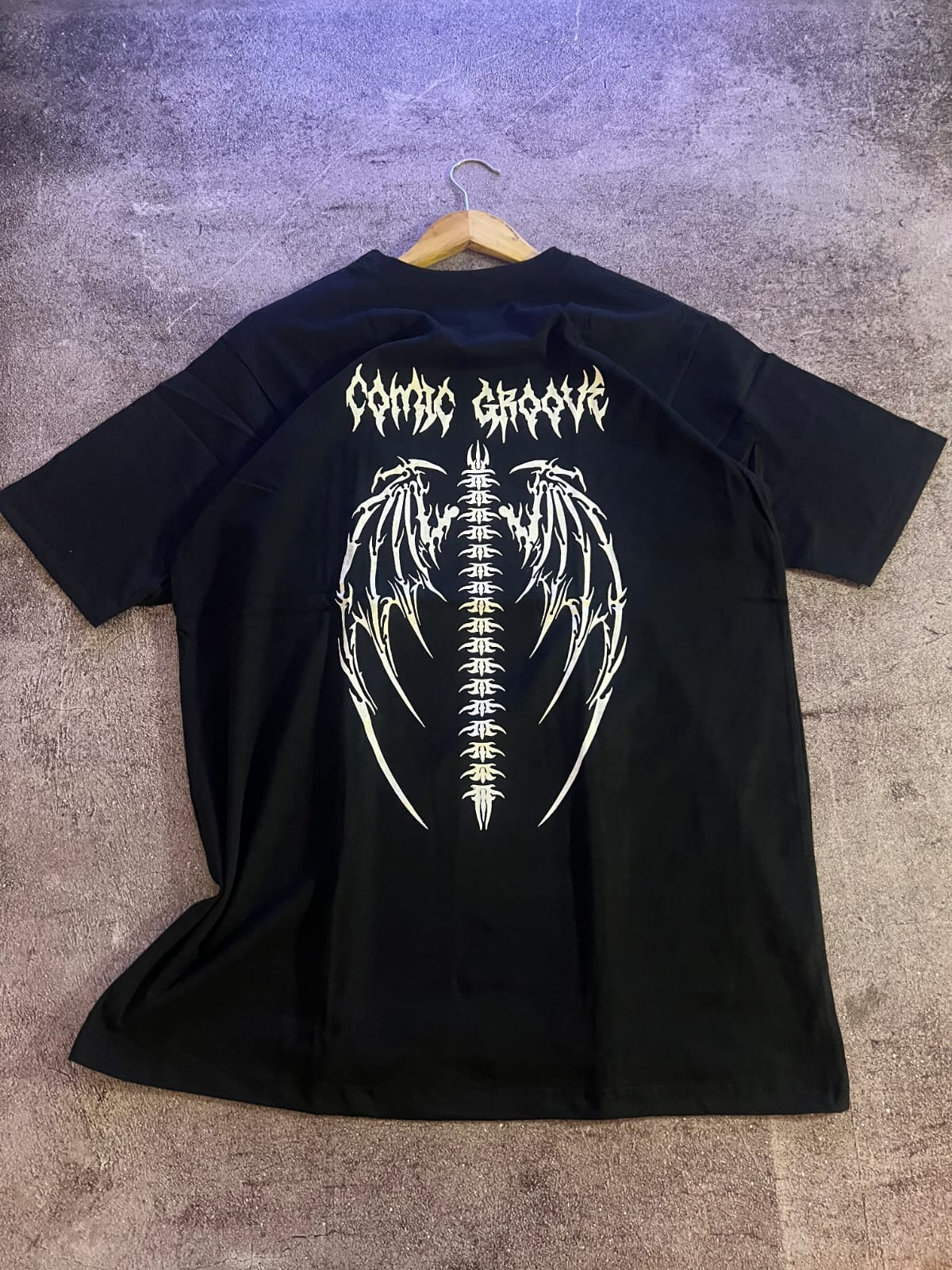 TEE COMIC GROOVE - BLACK