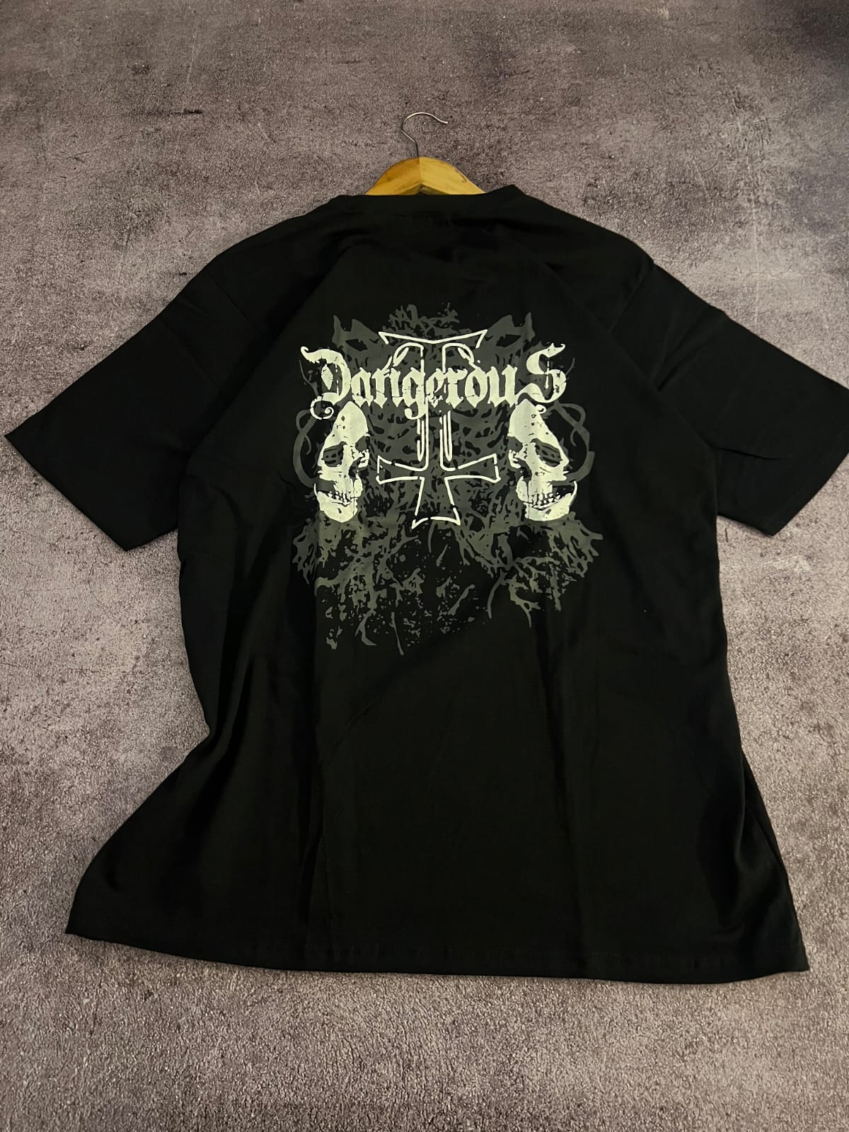 TEE DANGEROUS - BLACK